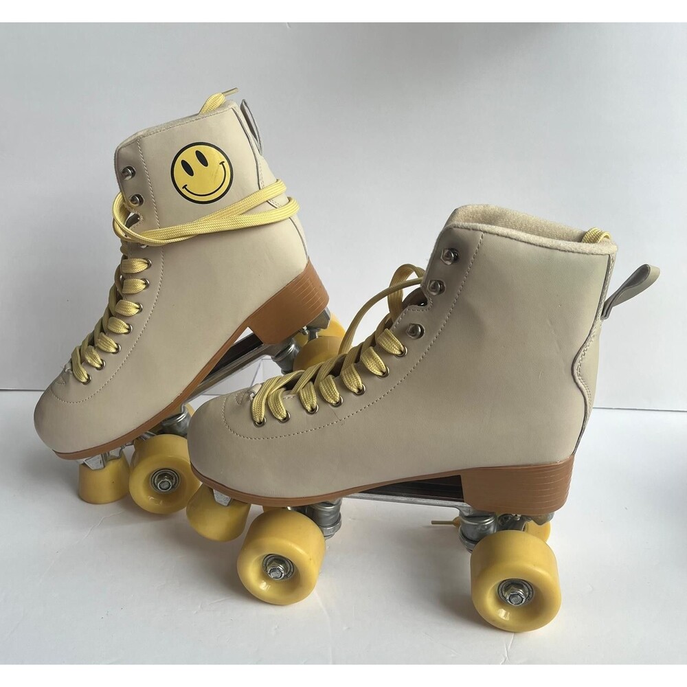Altar'd State Cream Yellow Roller Skates Quad Smiley Face Size 9 Y2K
